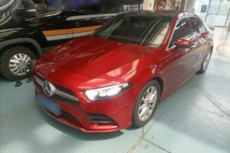 奔驰A级 2019款 改款 A 200 L 运动轿车
