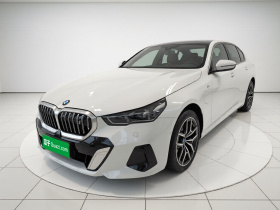 宝马i5 2024款 eDrive 35L M运动套装