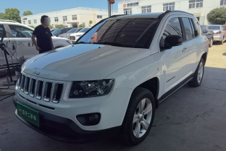 Jeep 指南者(进口) 2015款 2.0L 两驱运动版