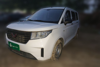五菱汽车 五菱宏光PLUS 2019款 1.5T 手动标准型 5座