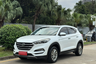 现代 途胜 2015款 1.6T 双离合两驱智能型