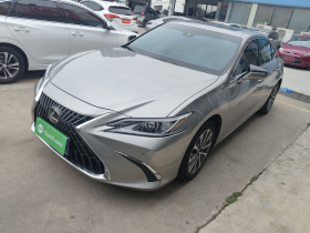 雷克萨斯ES 2023款 200 卓越版