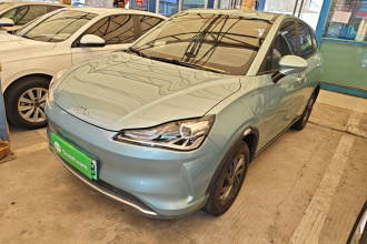 哪吒汽车 哪吒V 2022款 潮 300 Lite 三元锂