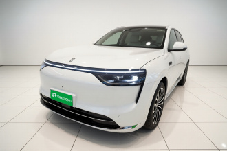 鸿蒙智行 问界M8 2025款 增程 Ultra版 53.4kWh 6座版 (192线激光雷达）