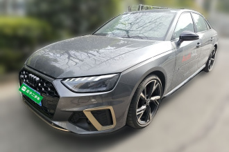 奥迪A4L 2024款 40 TFSI quattro RS套件燃速型