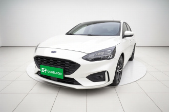 福特 福克斯 2020款 三厢 EcoBoost 180 自动ST Line