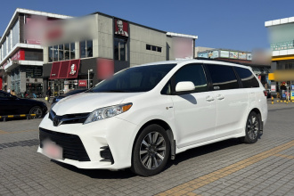 丰田Sienna（平行进口）   3.5 四驱 LE 7座 加版