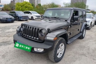 Jeep 牧马人 2019款 2.0T Sahara 四门版 国VI