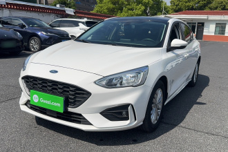 福特 福克斯 2020款 三厢 EcoBoost 180 自动锋潮型