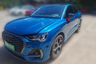 奥迪Q3 Sportback 2024款 40 TFSI RS套件燃速型