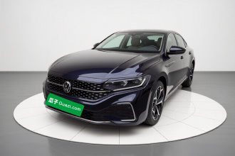 大众 帕萨特 2025款 出众款 330TSI 星空精英版