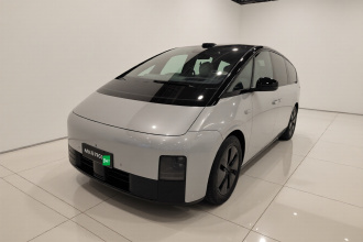 理想汽车 理想MEGA 2025款 Ultra 智能焕新版