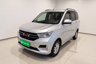 五菱汽车 五菱宏光 2021款 改款 1.5L S舒适型 液压助力LAR