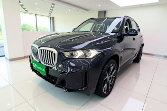 宝马X5 2023款 xDrive 30Li 尊享型M运动曜夜套装