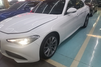 阿尔法·罗密欧 Giulia朱丽叶 2017款 2.0T 200HP 豪华版