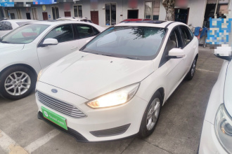 福特 福克斯 2018款 三厢经典 1.6L 手动舒适型智行版