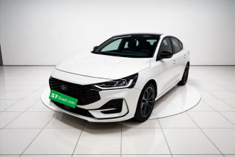福特 福克斯 2022款 两厢 EcoBoost 180 自动ST Line