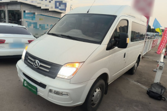 上汽大通MAXUS 新途V80 2021款 2.0T AMT经典傲运通短轴中顶5/6座