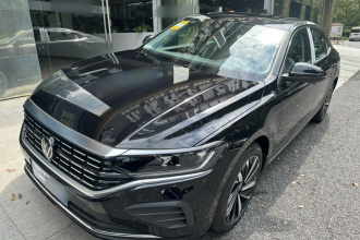 大众 帕萨特 2026款 出众款 380TSI 龙腾版