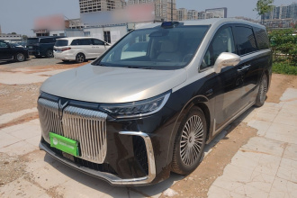 岚图汽车 岚图梦想家 2025款 PHEV 四驱旗舰乾崑版