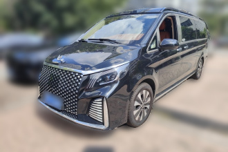 奔驰 威霆 2023款 2.0T 商务版 7座
