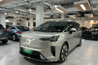 沃尔沃EM90 2025款 Ultra 六座