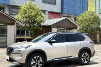 日产 奇骏 2023款 e-POWER 超混双电机四驱豪华版