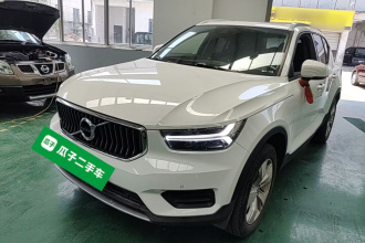 沃尔沃XC40 2022款 T4 四驱智行时尚版