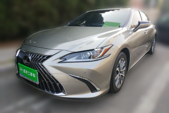 雷克萨斯ES 2022款 300h 卓越版