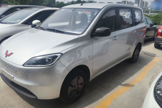 五菱汽车 五菱宏光新能源 2025款 增程式混动 50KM 舒适型