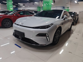 吉利银河 银河星耀8 2025款 130km EM-i 尊贵版