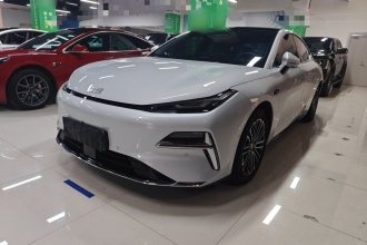 吉利银河 银河星耀8 2025款 130km EM-i 尊贵版