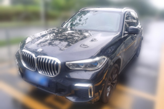 宝马X5 2022款 xDrive 30Li 尊享型M运动套装