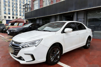 比亚迪 秦新能源 2018款 1.5T 智联尊贵型