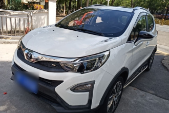 比亚迪 元 2017款 1.5L 手动全景天窗版