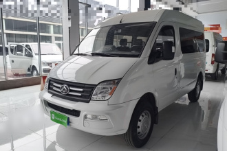 上汽大通MAXUS 新途V80 2023款 2.0T 手动经典傲运通短轴中顶5/6座