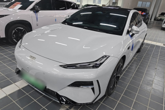 吉利银河 银河E8 2025款 700km 远航智驾版