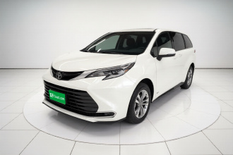 丰田 赛那SIENNA 2024款 2.5L混动 四驱尊贵版