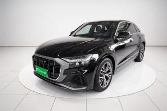 奥迪Q8 2022款 55 TFSI 臻选动感型