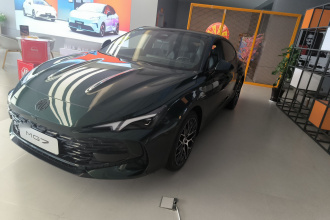 名爵 MG7 2026款 2.0T 405 AT奢享版