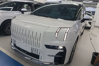 极氪009 2024款 六座行政版四驱 108kWh