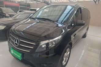 奔驰 威霆 2018款 2.0T 精英版 7座 国VI