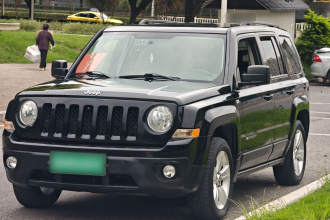 Jeep 自由客 2014款 2.4L 运动版