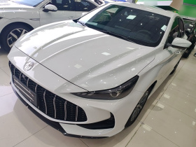 名爵 MG5 2025款 180DVVT 全球豪华版