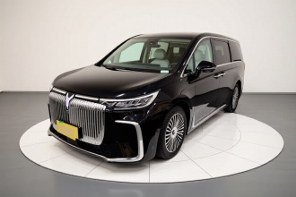 岚图汽车 岚图梦想家 2025款 PHEV 四驱尊贵鲲鹏版