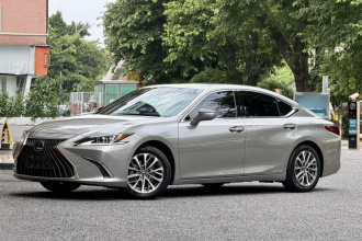 雷克萨斯ES 2021款 300h 卓越版