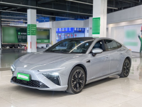 哪吒汽车 哪吒S 2022款 增程版 1160km 后驱中版