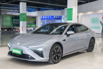 哪吒汽车 哪吒S 2022款 增程版 1160km 后驱中版