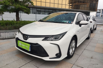 丰田 卡罗拉 2024款 1.8L 智能电混双擎 精英版