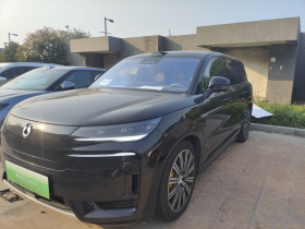 腾势N9 2025款 尊荣型